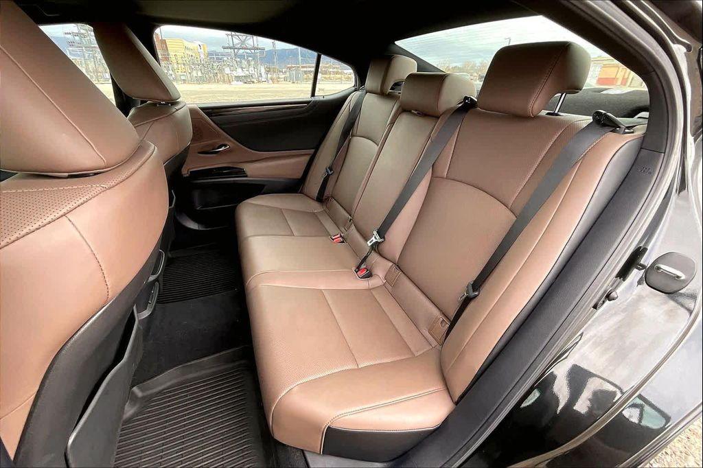 used 2025 Lexus ES 350 car, priced at $42,000