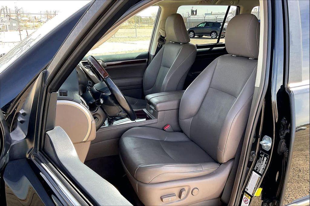 used 2019 Lexus GX 460 car, priced at $32,000