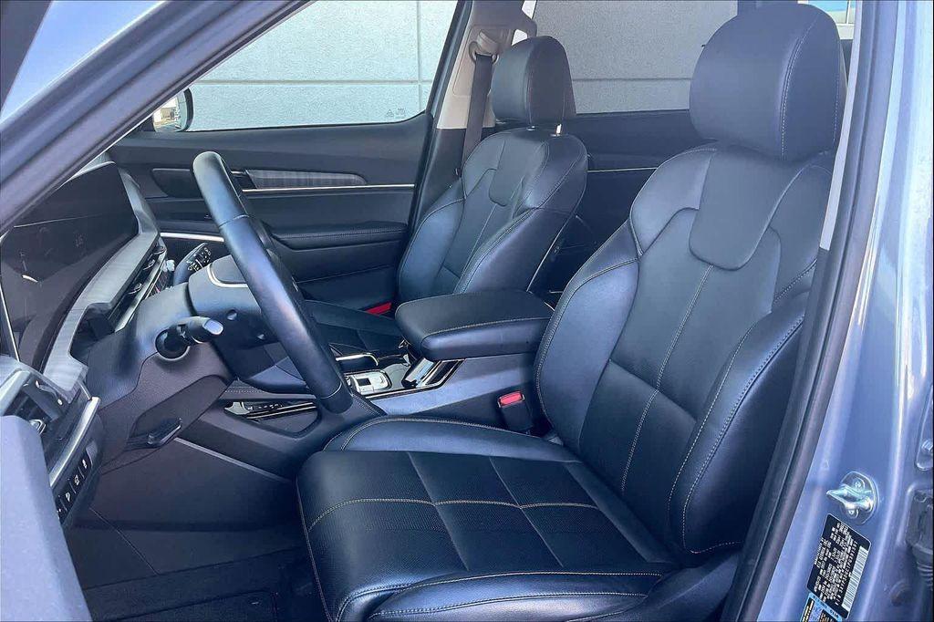 used 2023 Kia Telluride car, priced at $38,000