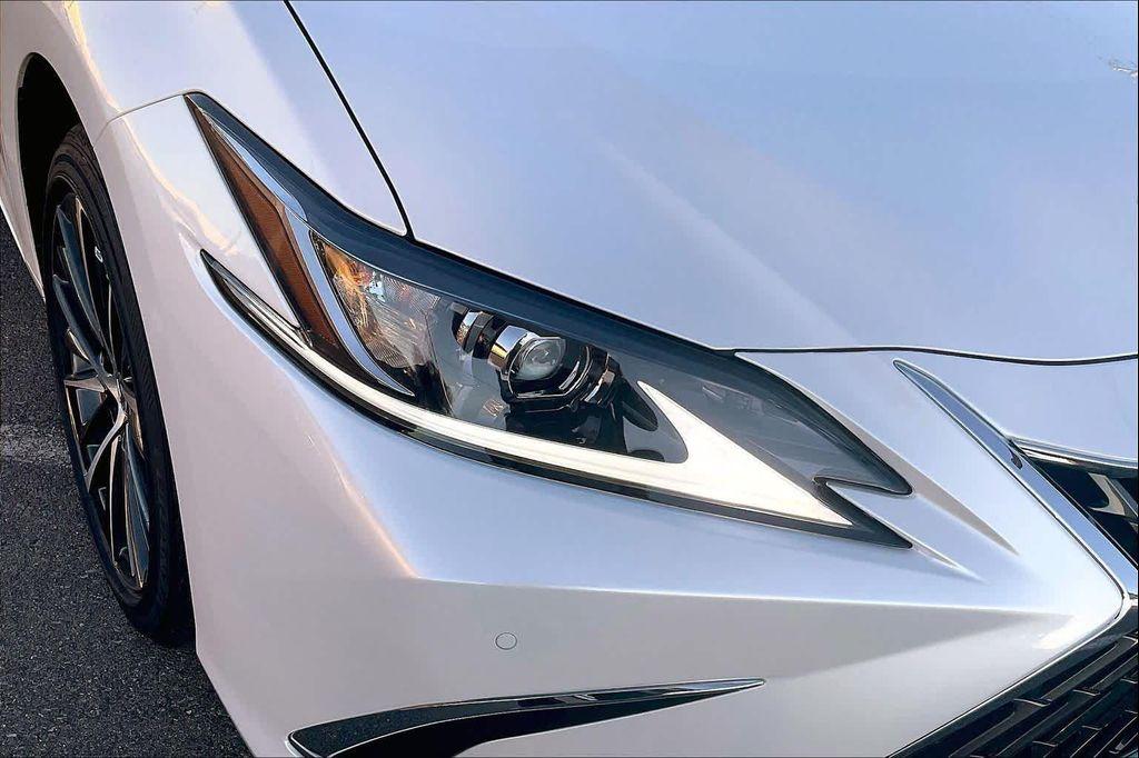 new 2025 Lexus ES 350 car, priced at $48,769