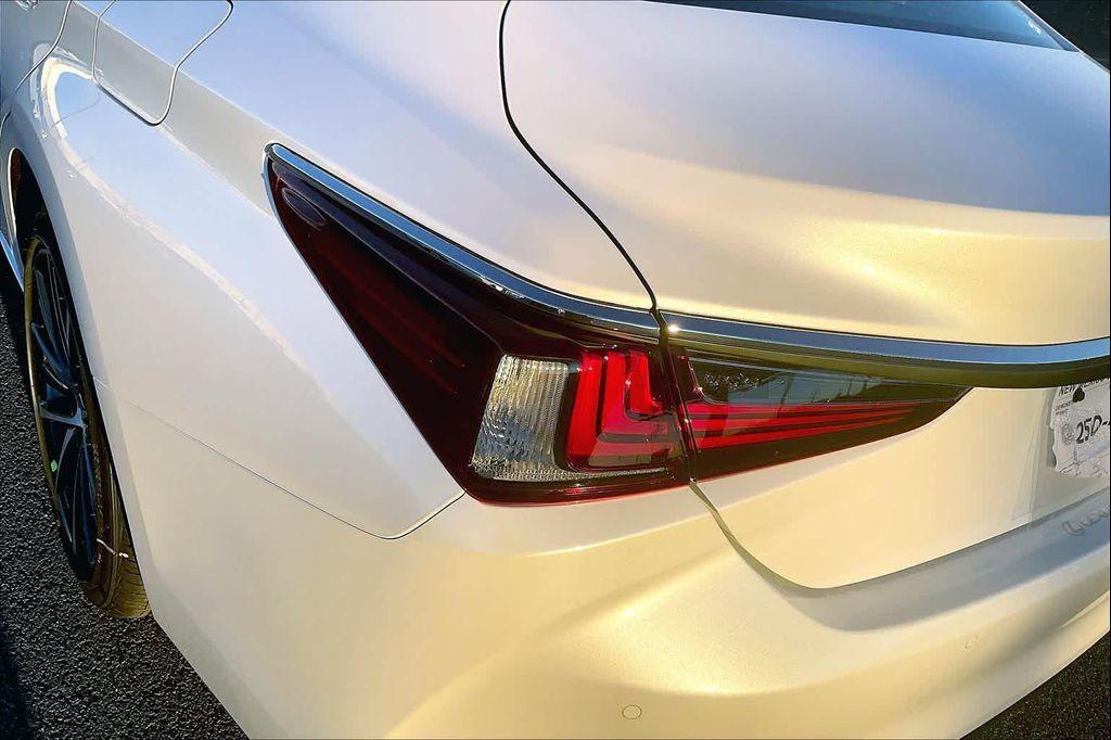 new 2025 Lexus ES 350 car, priced at $48,769