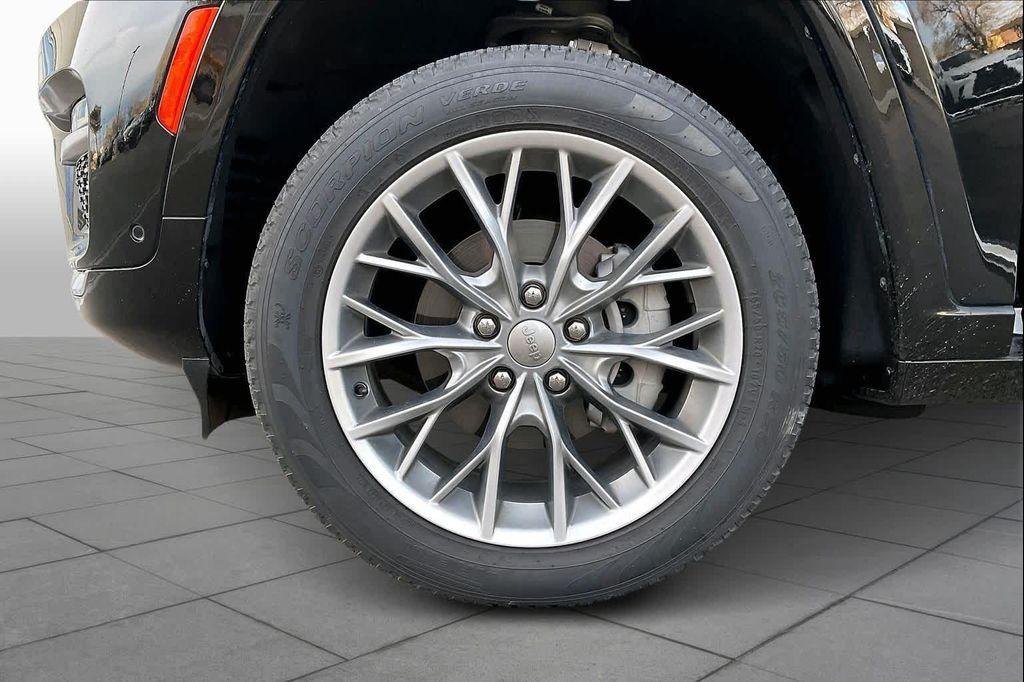 used 2023 Jeep Grand Cherokee car, priced at $39,000