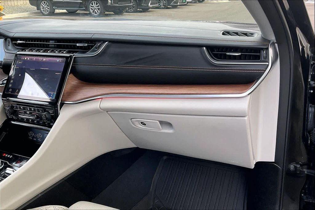 used 2023 Jeep Grand Cherokee car, priced at $39,000