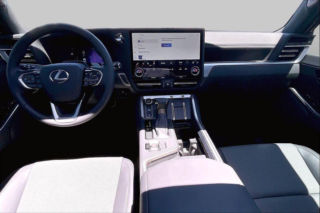 used 2025 Lexus GX 550 car, priced at $95,388