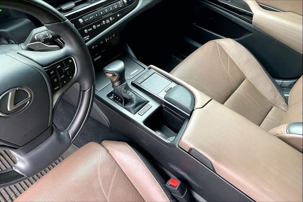 used 2022 Lexus ES 350 car, priced at $40,000