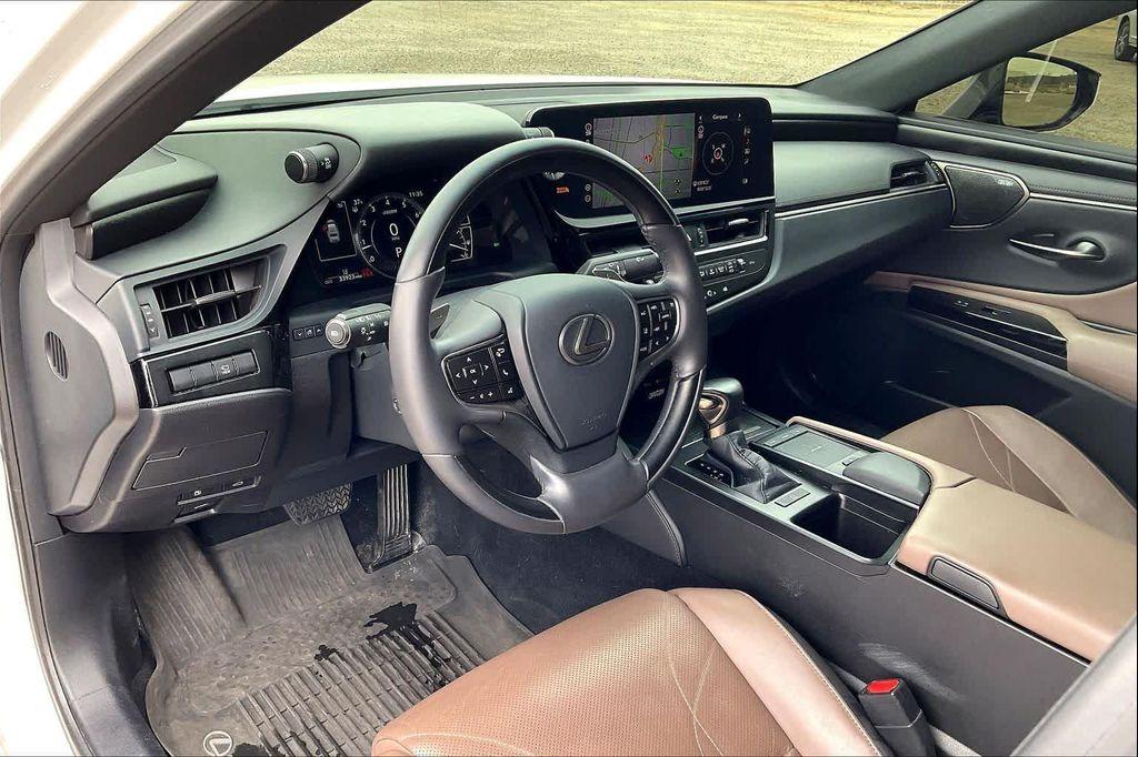 used 2022 Lexus ES 350 car, priced at $40,000
