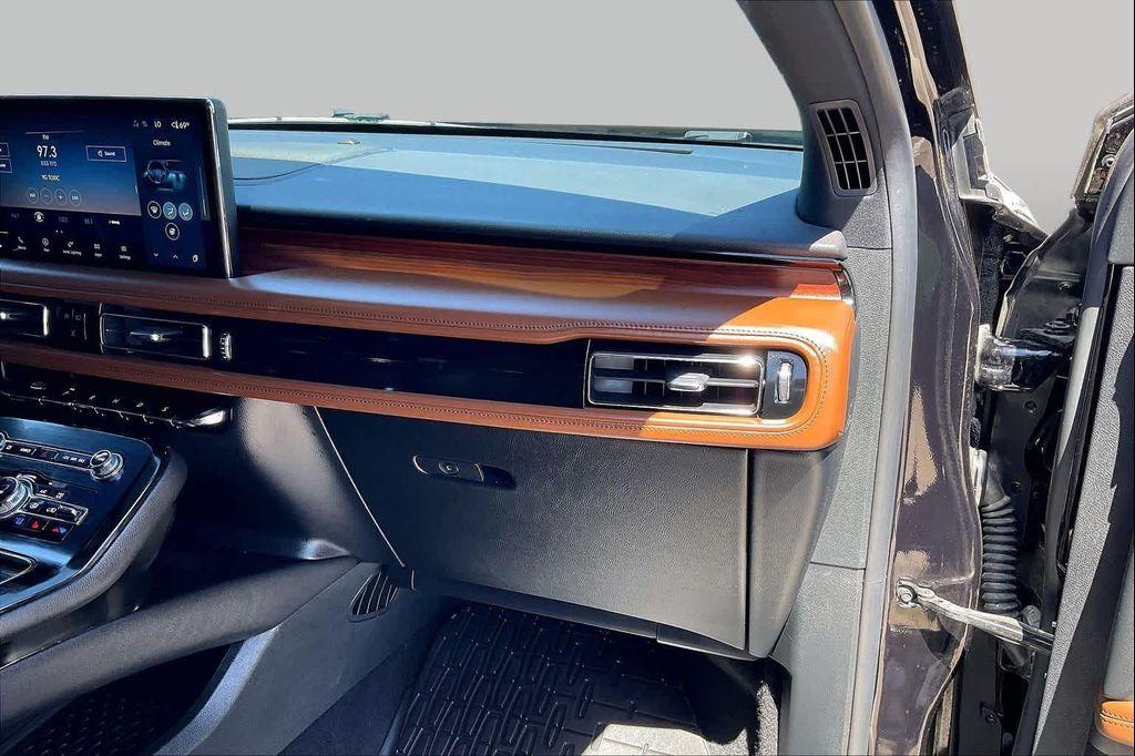used 2022 Lincoln Nautilus car, priced at $35,388