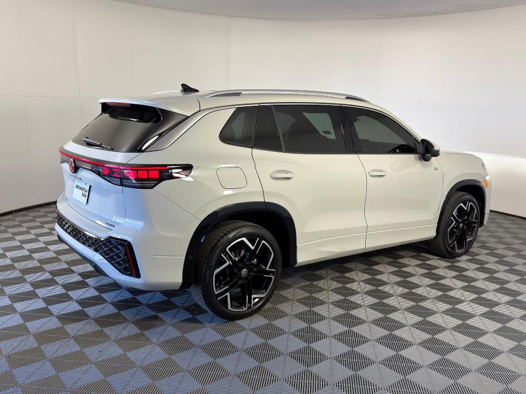 used 2025 Volkswagen Tiguan car, priced at $37,999