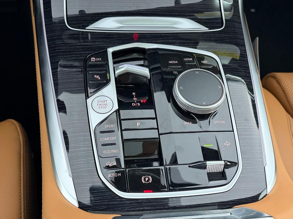 new 2027 BMW X7 car, priced at $99,175
