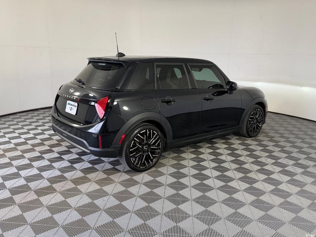 used 2025 MINI Hardtop car, priced at $29,224