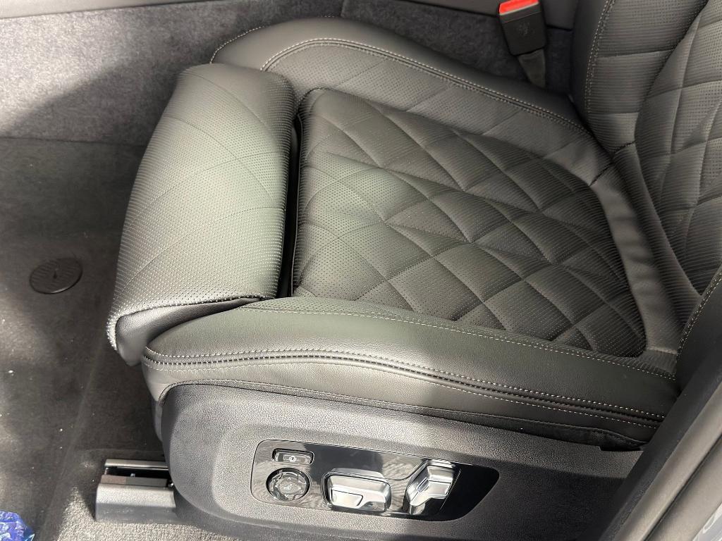 new 2026 BMW X7 car, priced at $97,200