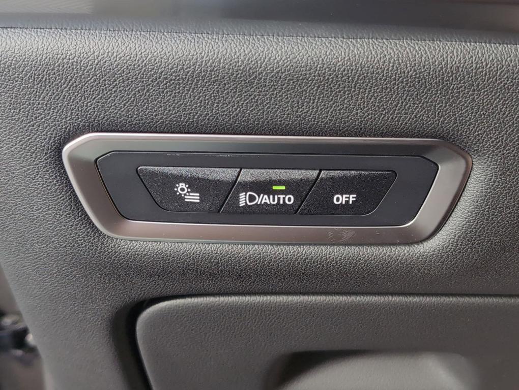 new 2026 BMW X7 car, priced at $103,625