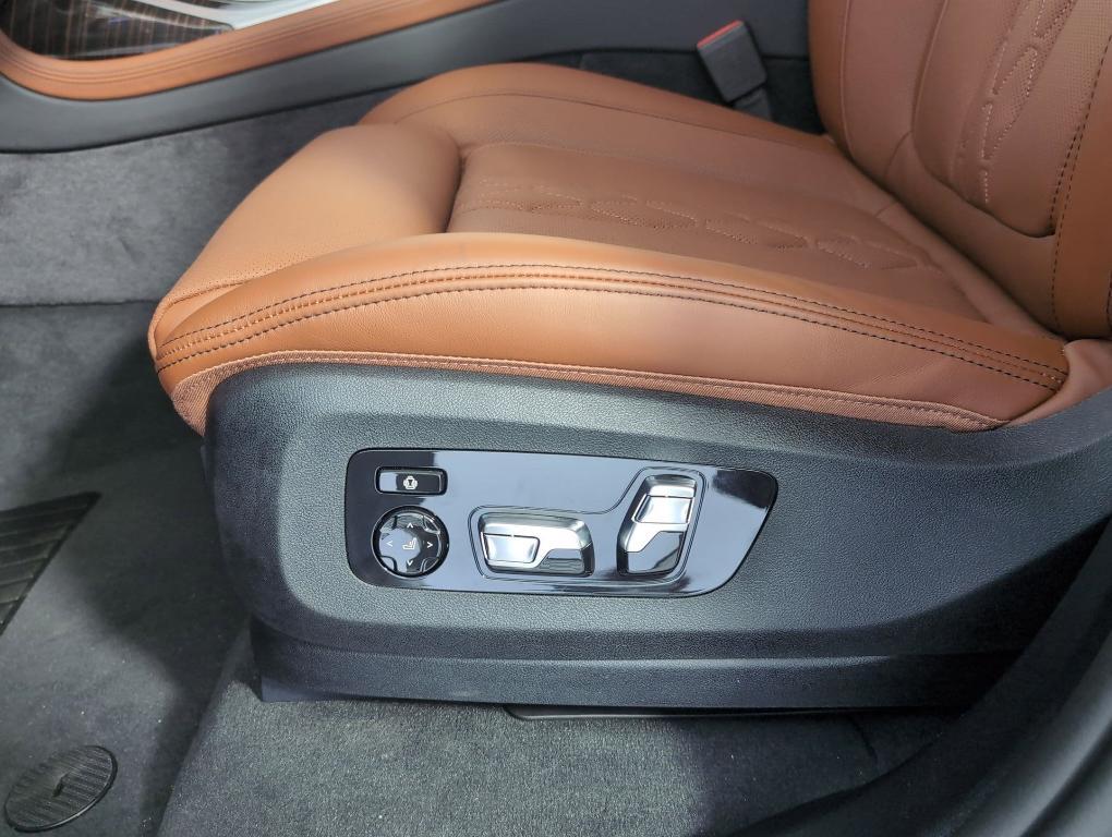 new 2026 BMW X7 car, priced at $103,625