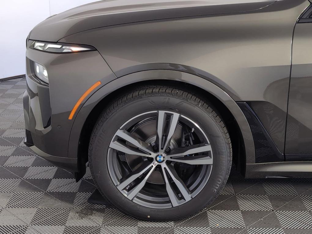 new 2026 BMW X7 car, priced at $103,625