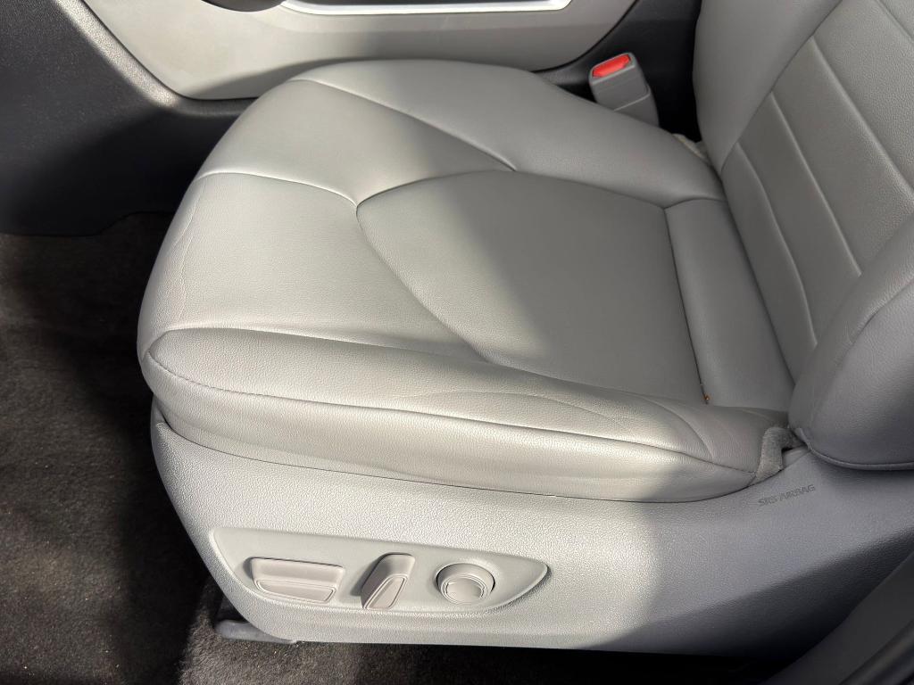 used 2023 Toyota Highlander Hybrid car, priced at $34,999