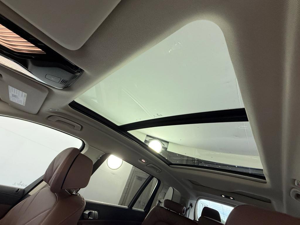 new 2027 BMW X7 car, priced at $94,175