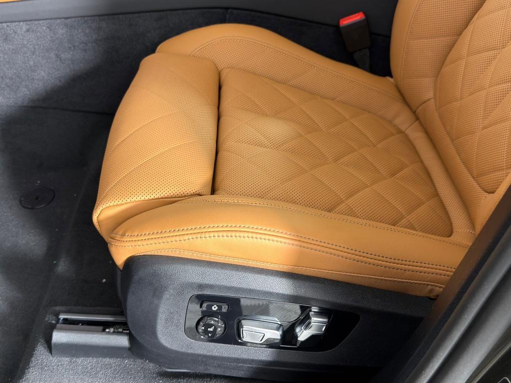 new 2026 BMW X7 car, priced at $98,700