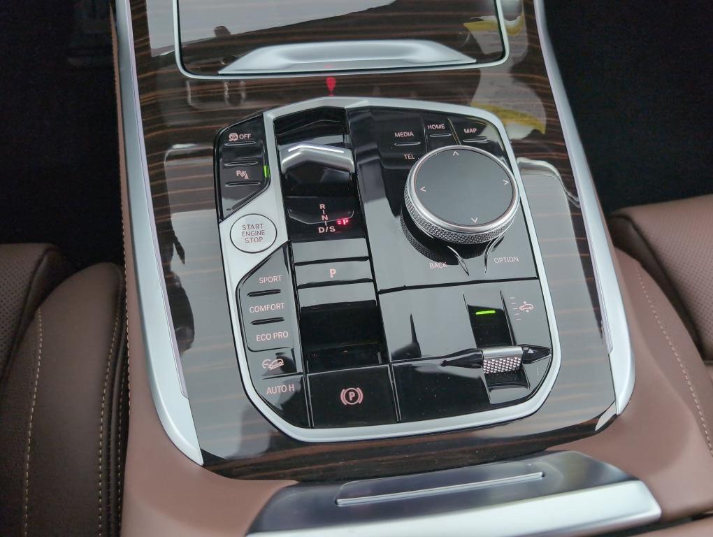 new 2026 BMW X7 car, priced at $120,030