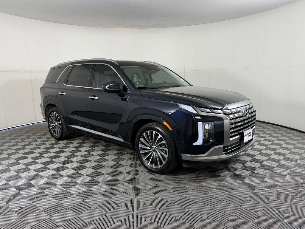 used 2025 Hyundai Palisade car, priced at $40,798
