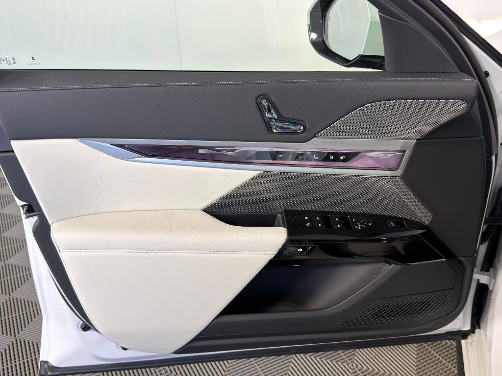 new 2026 BMW 760 car, priced at $132,200