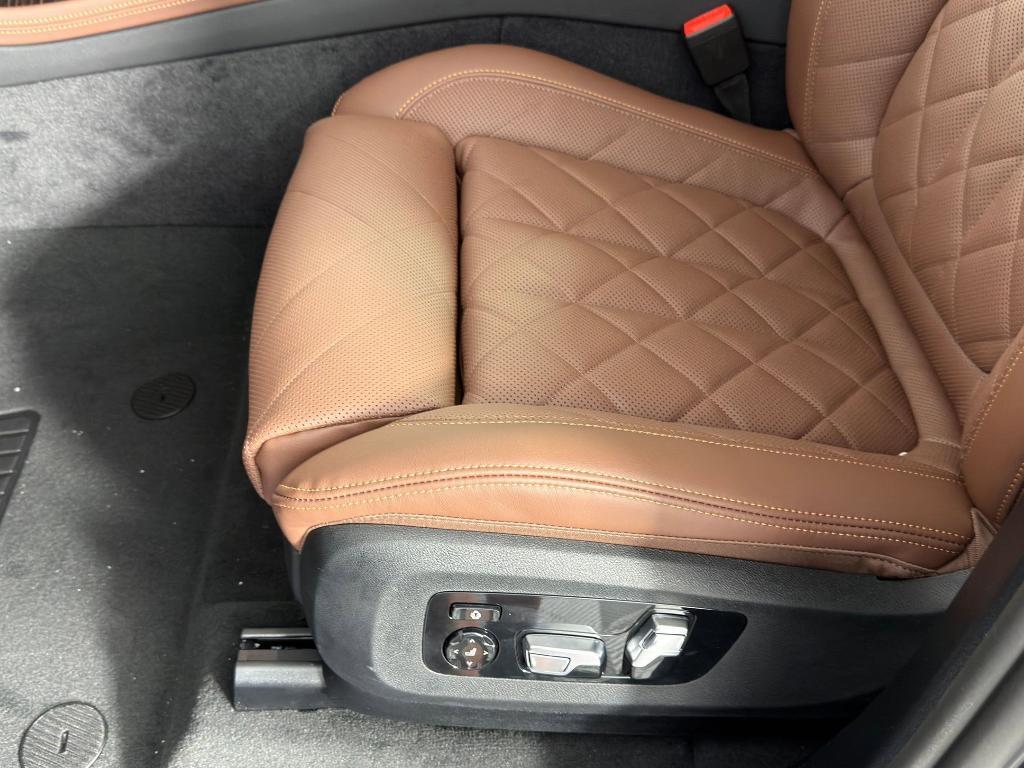 new 2026 BMW X7 car, priced at $95,100