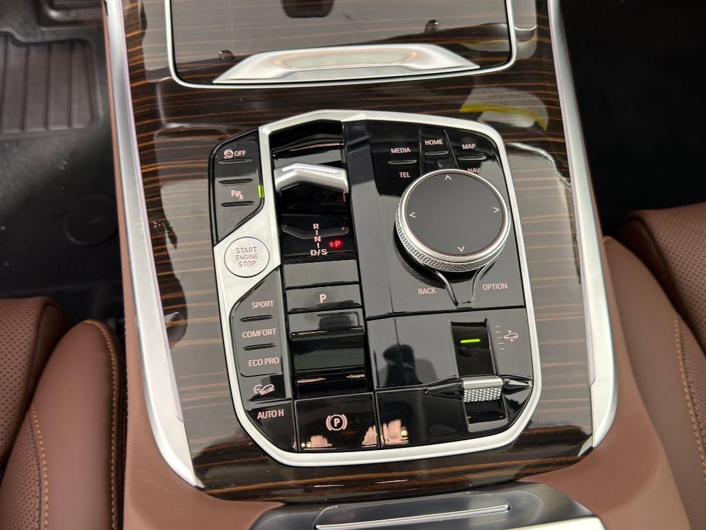 new 2026 BMW X7 car, priced at $95,100