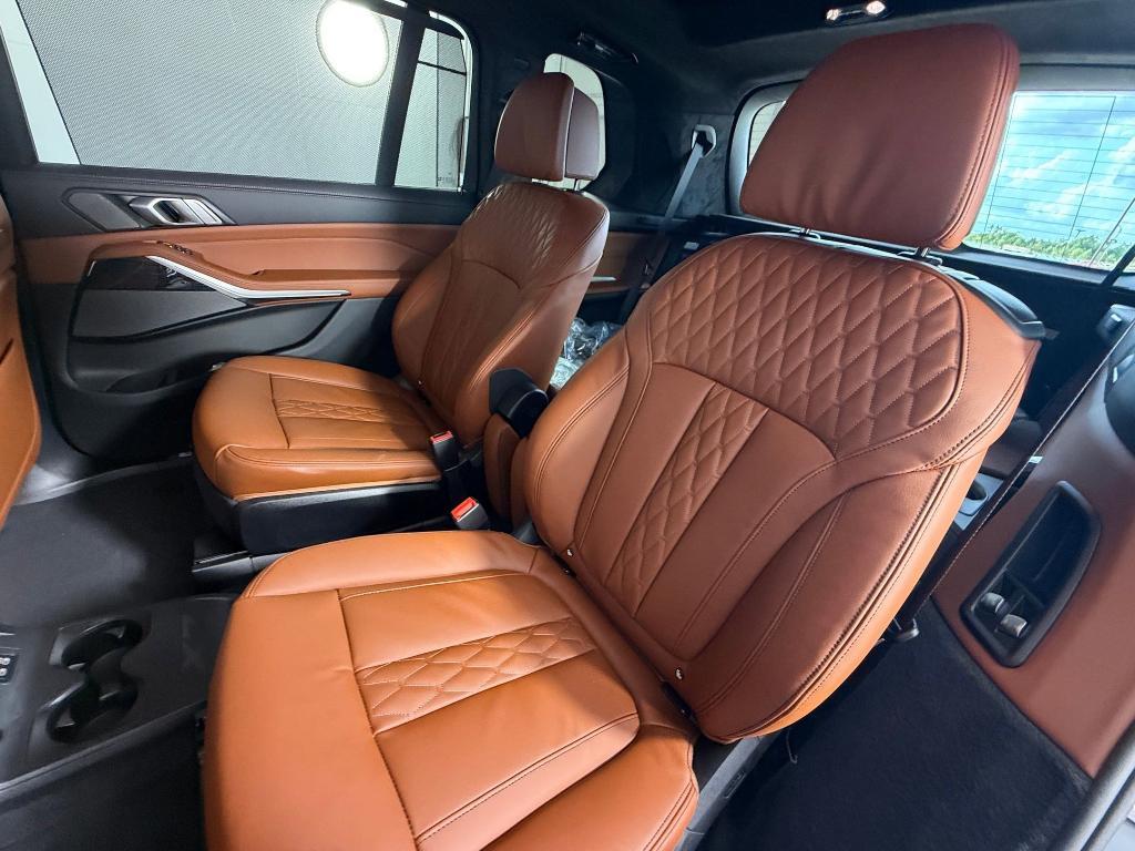 new 2027 BMW X7 car, priced at $106,180