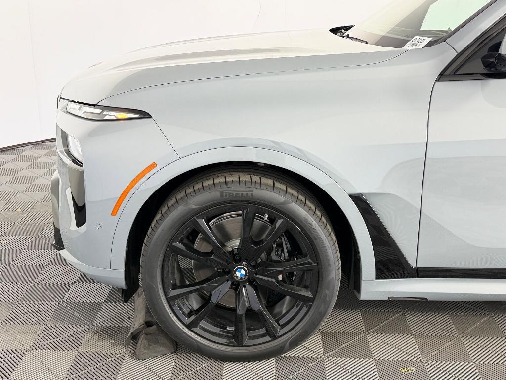 new 2027 BMW X7 car, priced at $106,180
