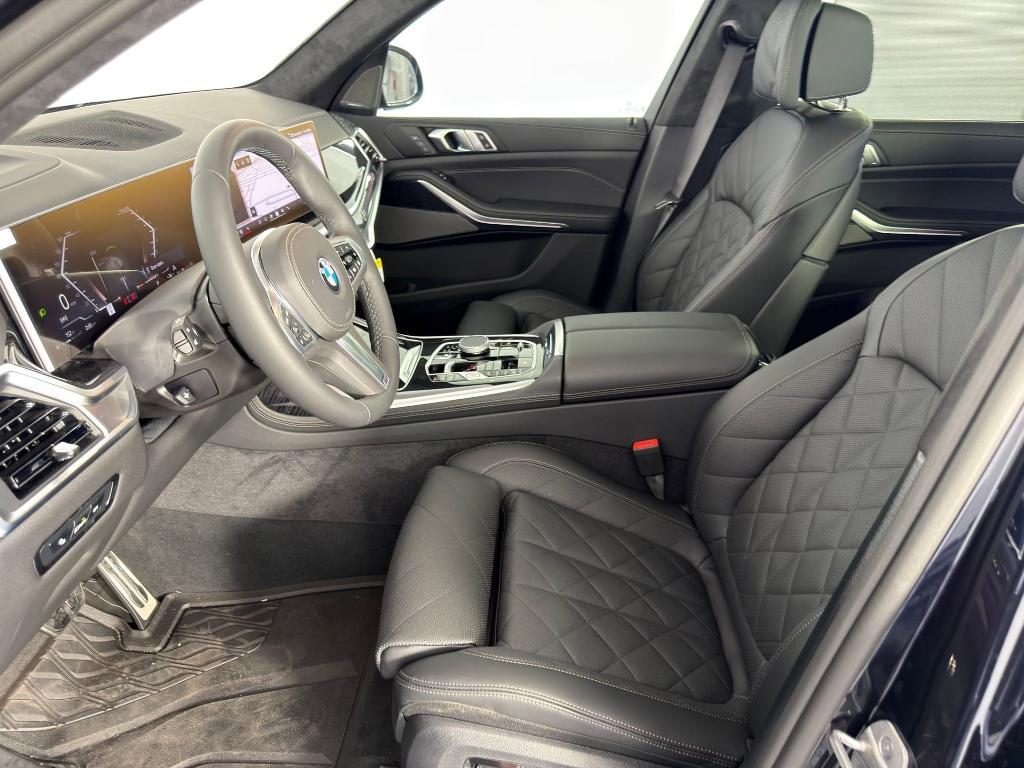 new 2026 BMW X7 car, priced at $98,615