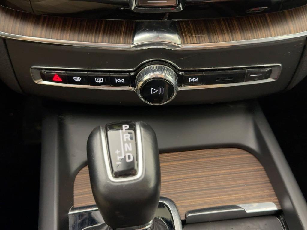 used 2021 Volvo XC60 car, priced at $22,996