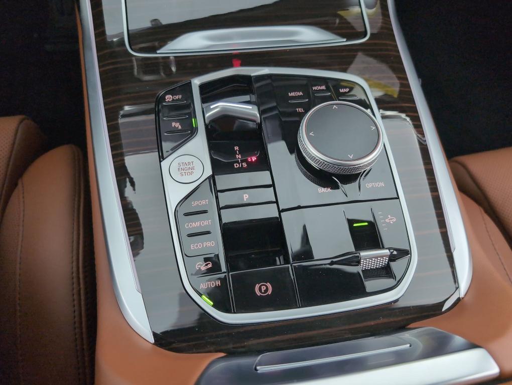 new 2026 BMW X7 car, priced at $120,255