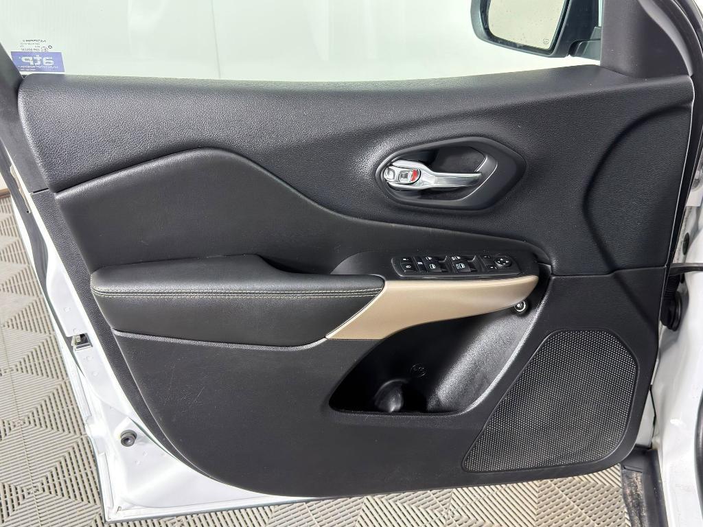 used 2018 Jeep Cherokee car, priced at $12,999