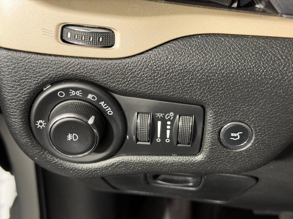 used 2018 Jeep Cherokee car, priced at $12,999