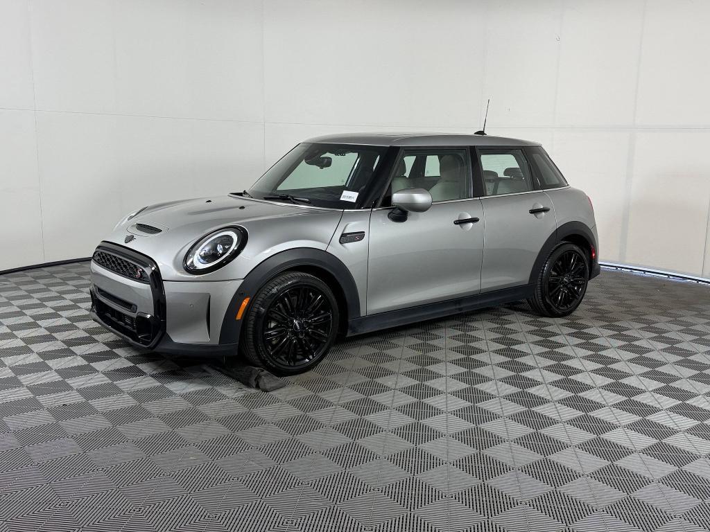 used 2024 MINI Hardtop car, priced at $27,224