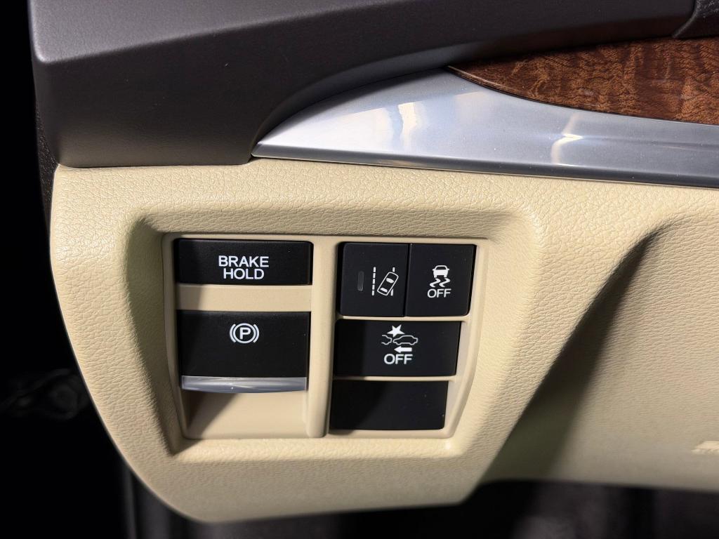 used 2017 Acura MDX car, priced at $17,499