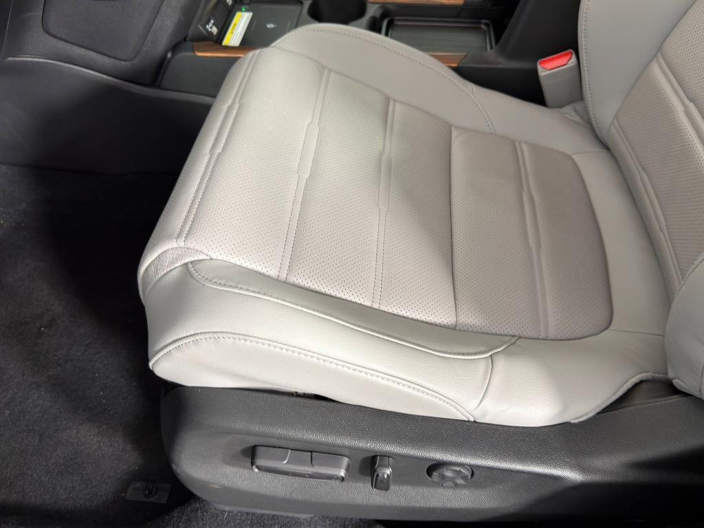 used 2022 Honda CR-V Hybrid car, priced at $33,499