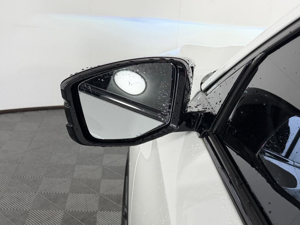 used 2022 Acura MDX car, priced at $30,724