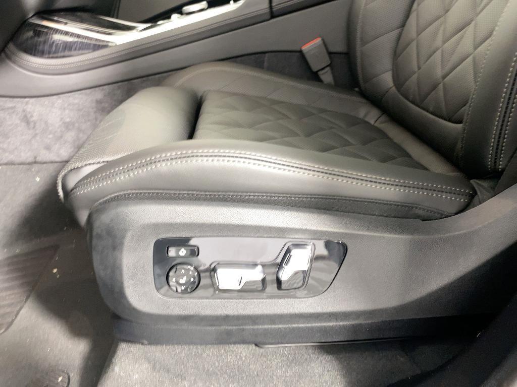 new 2026 BMW X7 car, priced at $94,715