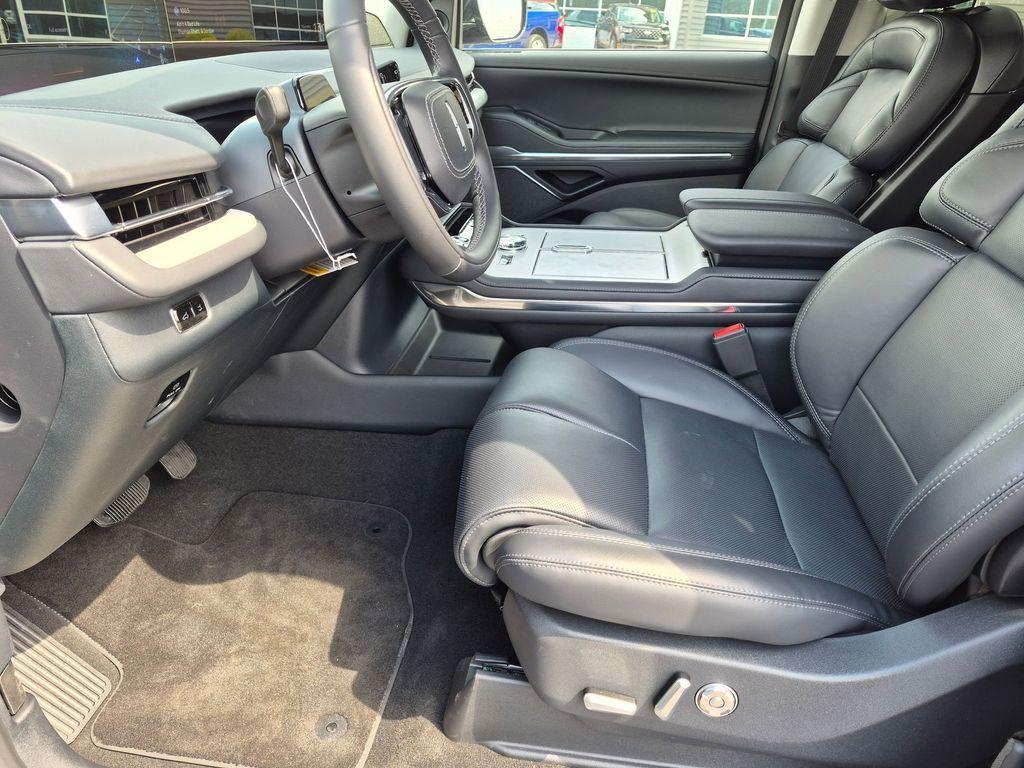 new 2026 Lincoln Navigator L car, priced at $111,650