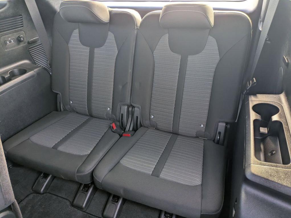 used 2025 Kia Sorento car, priced at $25,703