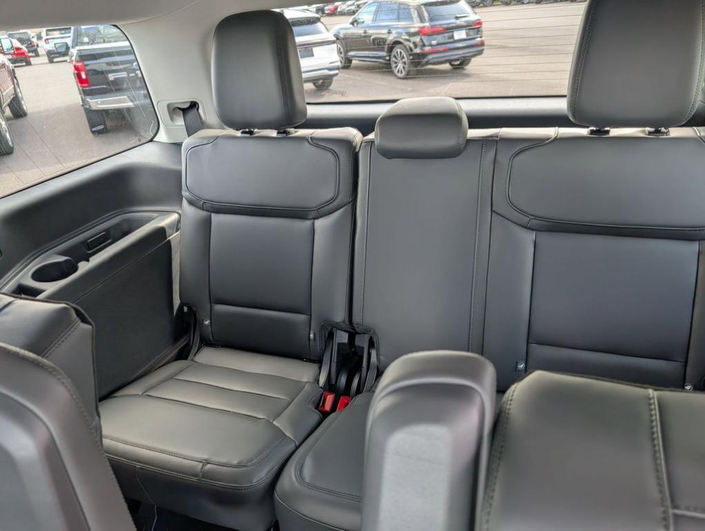new 2026 Ford Expedition car, priced at $75,943