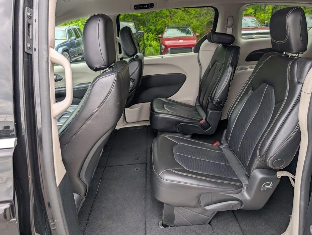 used 2023 Chrysler Pacifica car, priced at $23,087