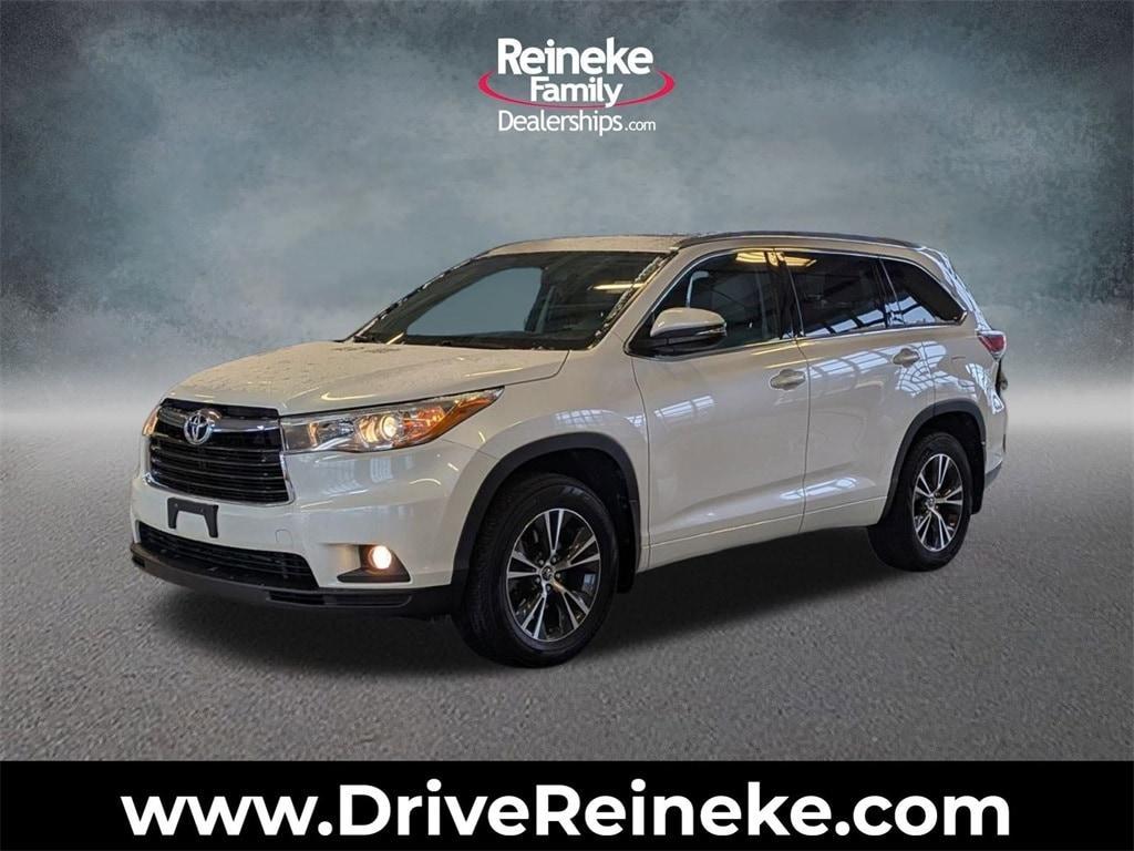 used 2016 Toyota Highlander car, priced at $17,847