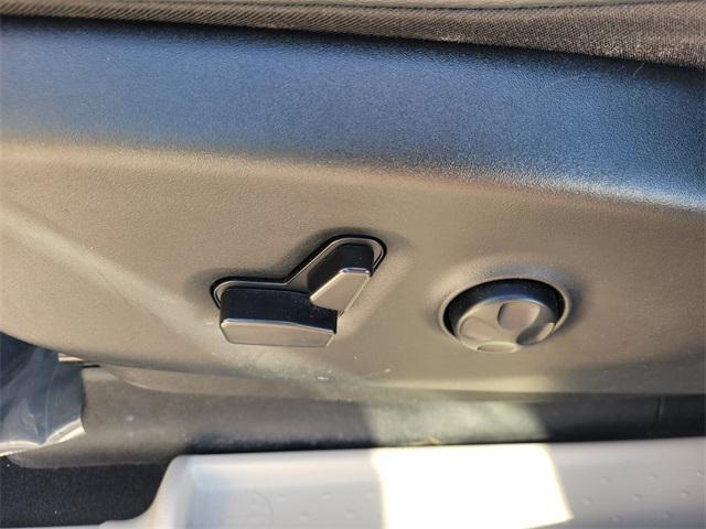 used 2024 Chrysler Pacifica car, priced at $25,995