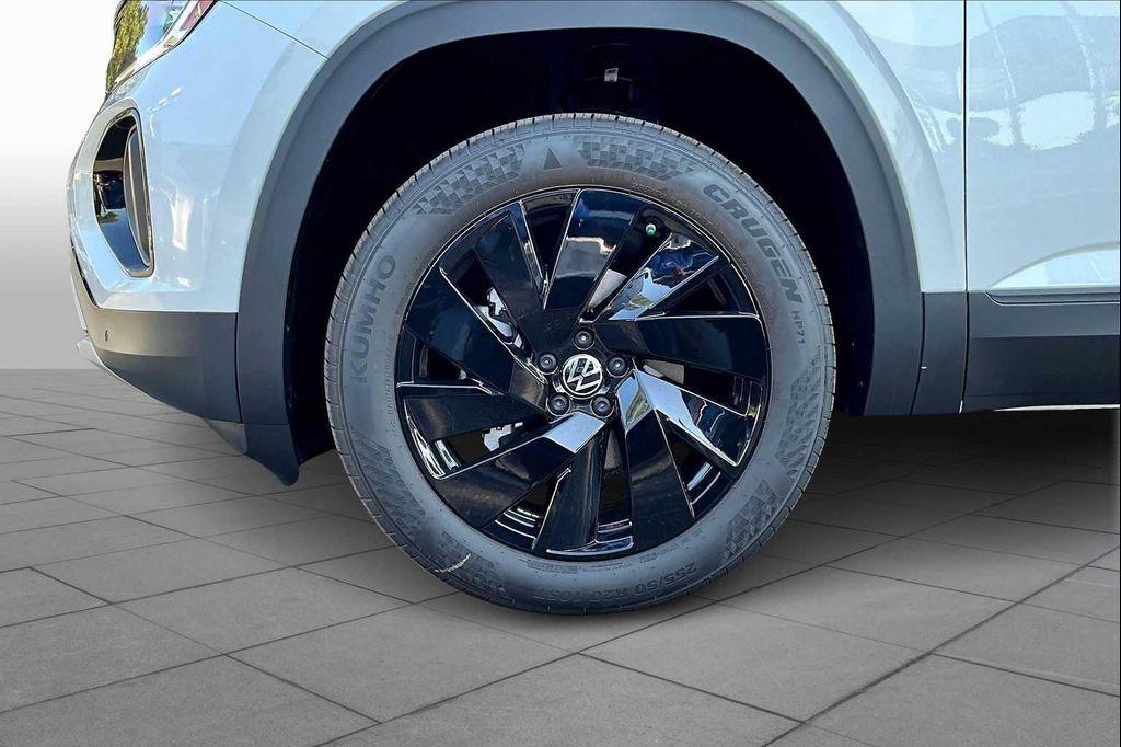 new 2026 Volkswagen Atlas Cross Sport car, priced at $45,181