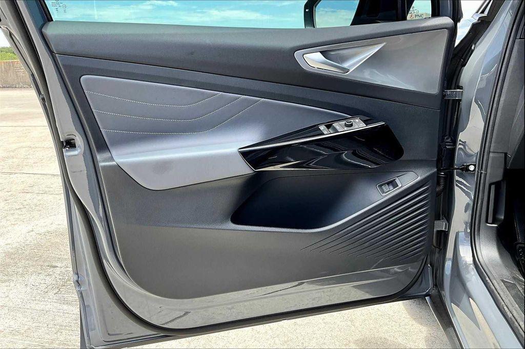 new 2025 Volkswagen ID.4 car, priced at $50,066