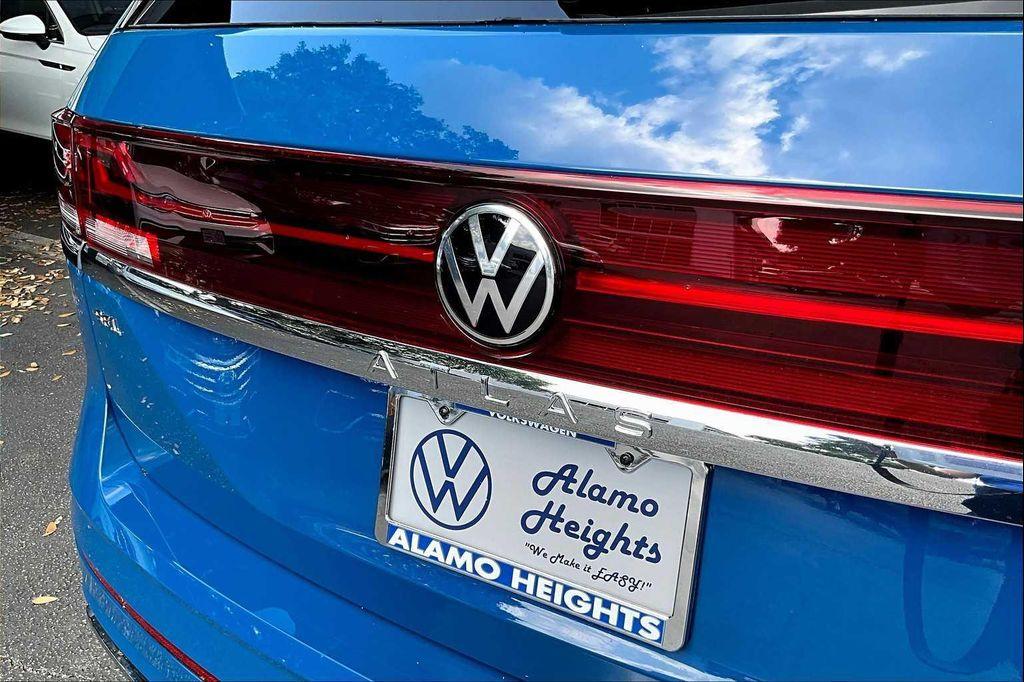 new 2025 Volkswagen Atlas car, priced at $52,856
