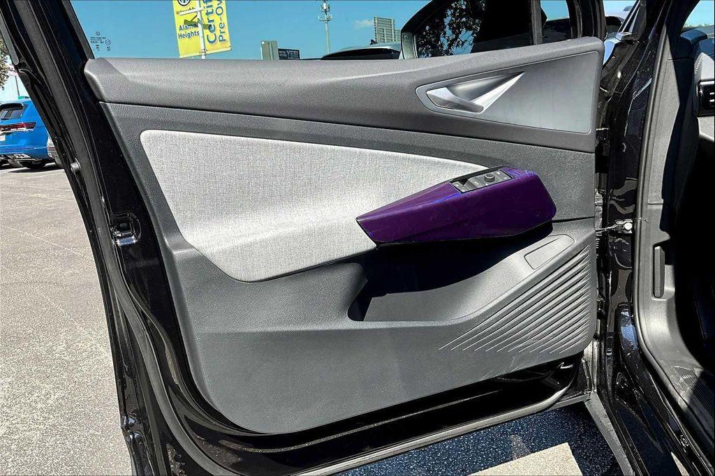 new 2025 Volkswagen ID.4 car, priced at $43,771