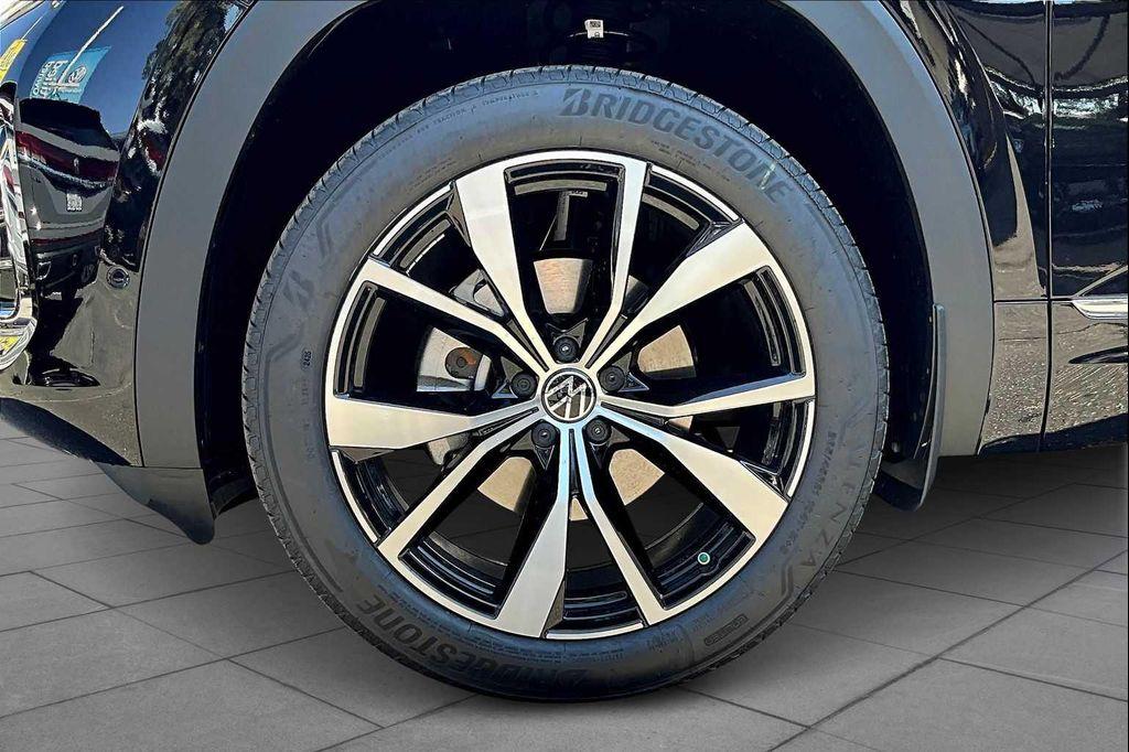 new 2026 Volkswagen Atlas Cross Sport car, priced at $54,503