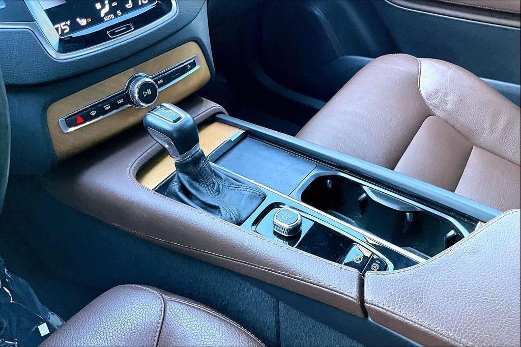 used 2022 Volvo XC90 car, priced at $26,991